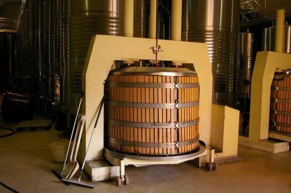 葡萄酒的制作，葡萄酒酿造过程，全在这儿了！（多图详解）