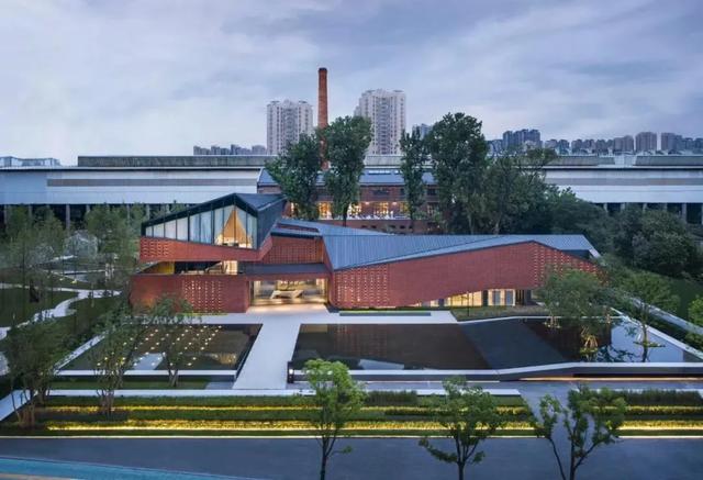 湖北工业大学工程技术学院设计展