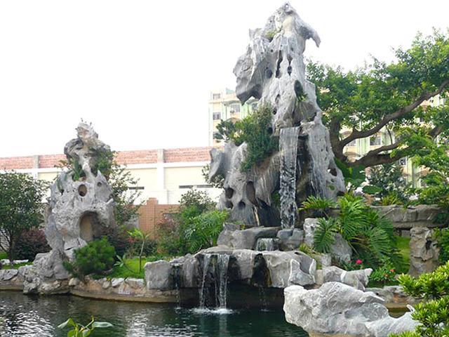 庭院假山池塘水景(庭院假山池塘)_知行风水
