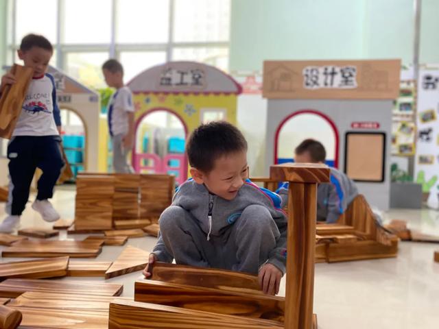 金水一幼中、大班开学第一天掠影