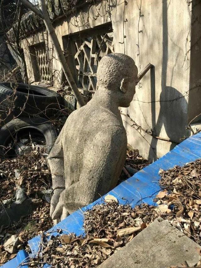 1946年蒋介石密令炸掉汪精卫墓，开棺尸体未腐，口袋有张3寸纸条