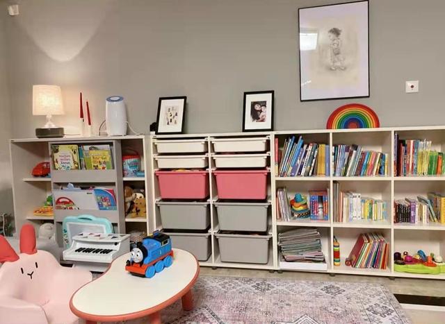 第二次装修，她坚持“去家务化”设计，入住一年后家里仍干净整洁