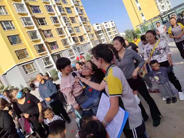 「七彩童谣」“画卷绘祖国，童心迎国庆”百米画卷亲子活动