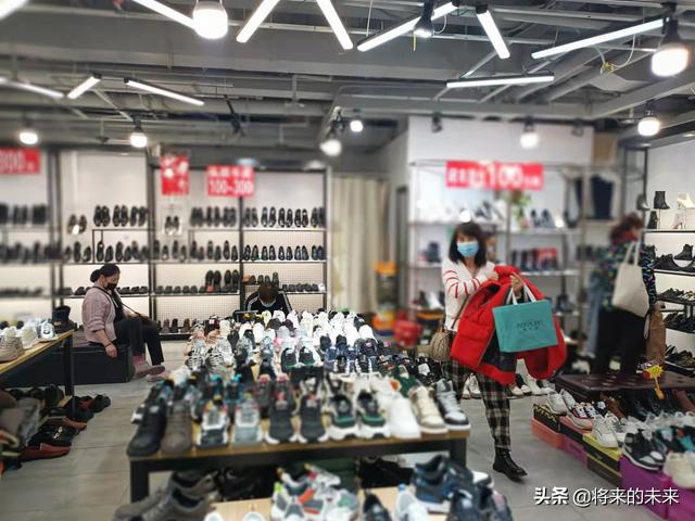 转型4年还是这结局，12月底新世纪服装城宣布关停