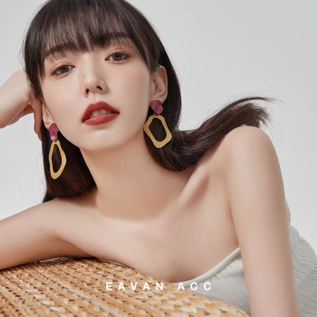 饰品与饰物怎么搭配（不同风格、脸型如何选饰品）