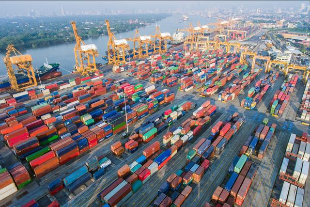 全球深陷原材料短缺和疯狂涨价漩涡，其根源是什么？