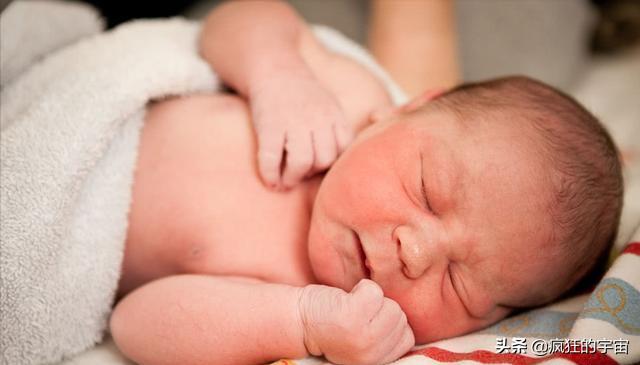 为啥很多刚出生的婴儿屁股上都有“淤青“？答案终于来了