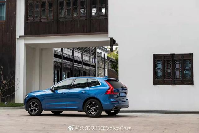 广告文案都开始卷了！沃尔沃XC60和凯迪拉克XT5谁更“有文化”？