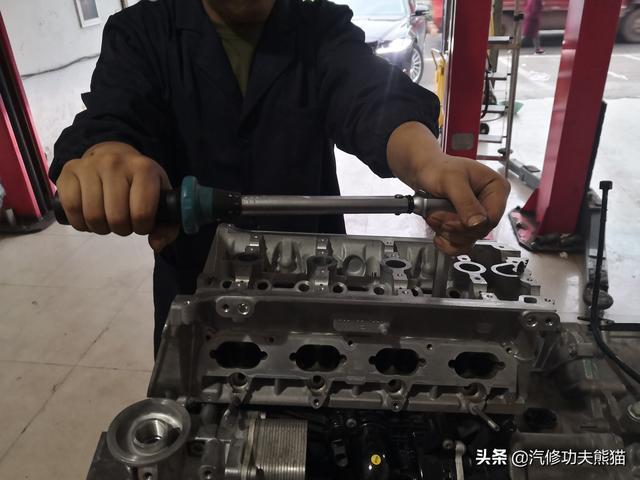 帕萨特1.8t烧机油怎么处理好(14款帕萨特1.8t烧机油解决方案)