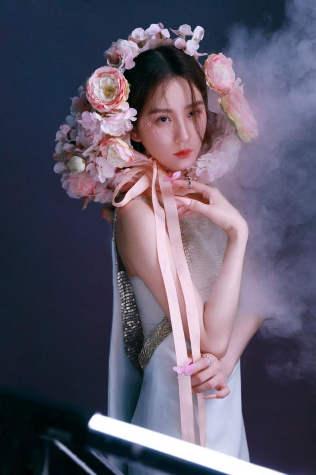 刘诗诗 花仙子 彻底封神 戴偌大花束美成花魁 比结婚时都还美 太阳信息网