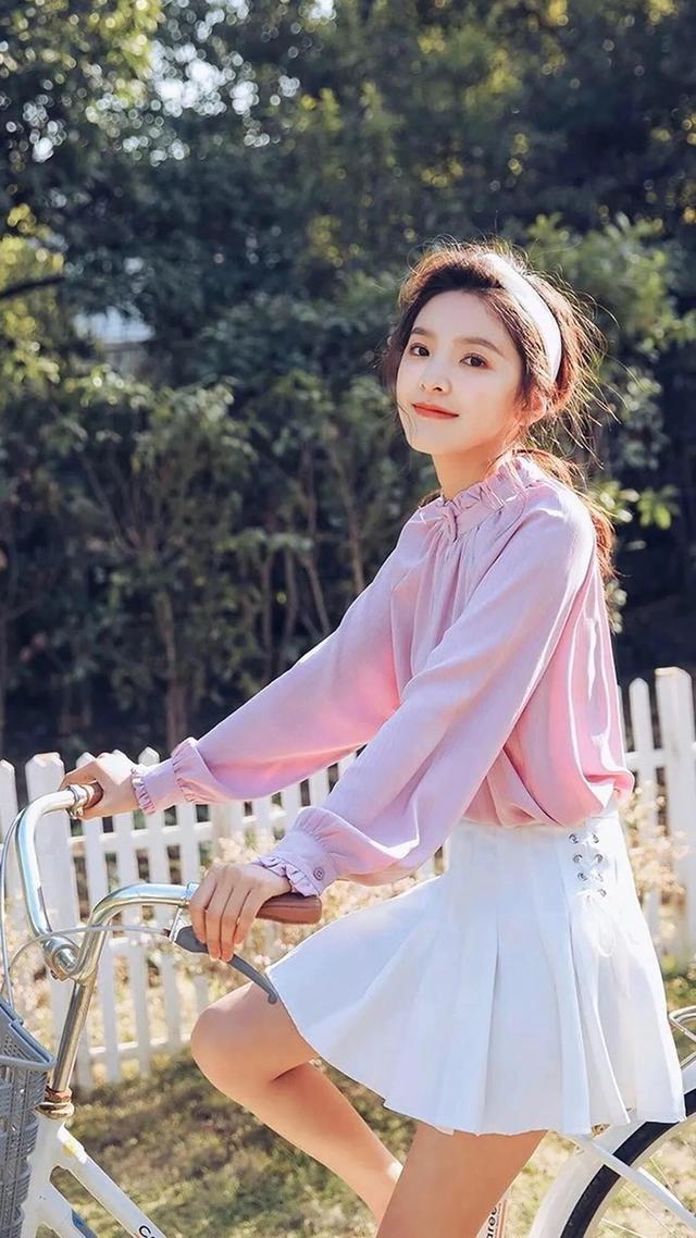 章若楠壁纸三格(章若楠壁纸三格高清)