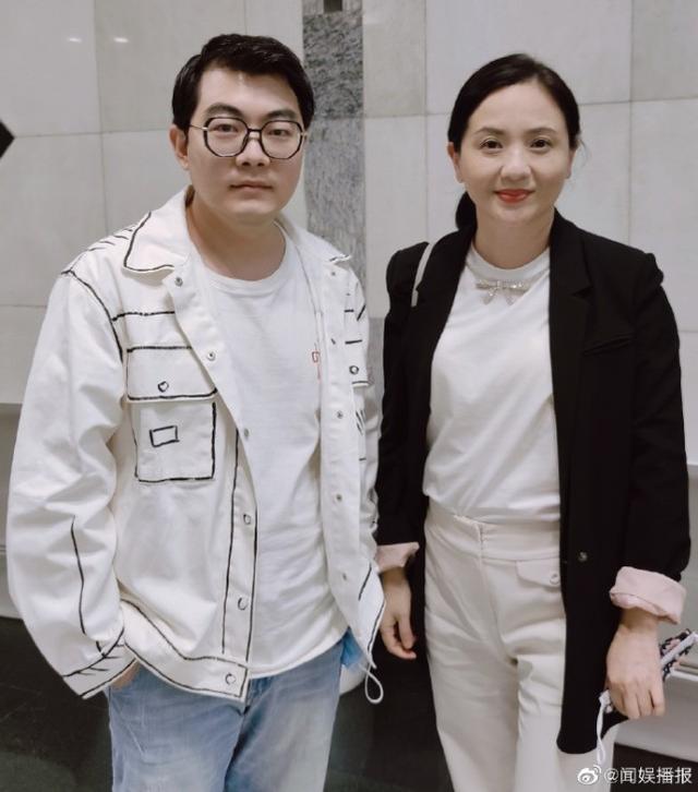 知情人曝大衣哥儿子已离婚，小伟已找新女友，女方颜值不输陈亚男