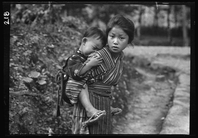 隐藏在摇篮曲里的黑暗历史