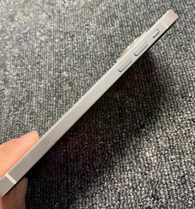 华强北又出新大招！iPhone XR暴改成iPhone 13