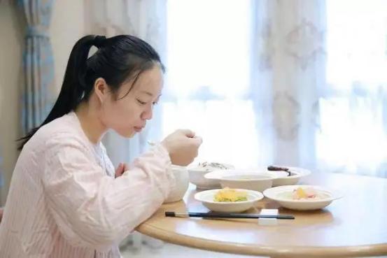 哺乳期间少吃5种“蔬菜”，可能会导致回奶：妈妈们要管住嘴