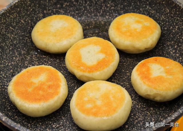 饼的制作方法 饼的制作方法（槐花饼的制作方法） 美食