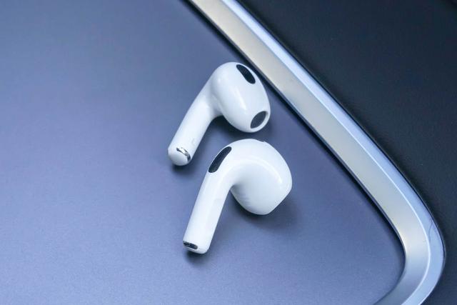 苹果AirPods 3真机开箱，来看