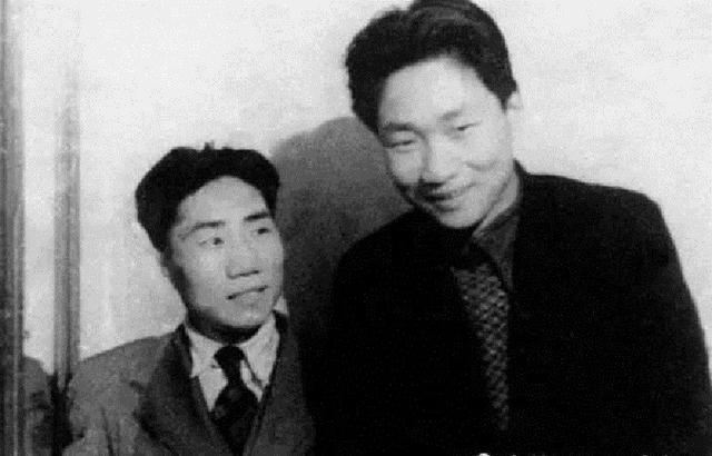 毛岸青扫墓遇大雨，邵华劝他改日再去，毛岸青：我盼这一天很久了