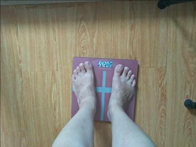 记得那时候还没结婚,有一段时间体重猛增到了108斤,再往前数只有90多