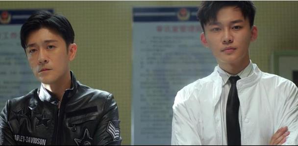 和关晓彤周也是同学，出道演冯小刚作品，刘奕君儿子资源简直太好