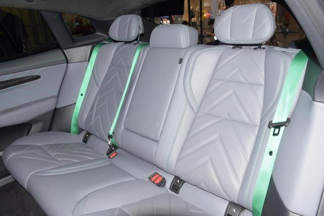 零百3.8秒，续航712km，28.1万起，详解自主高端电动车极氪001