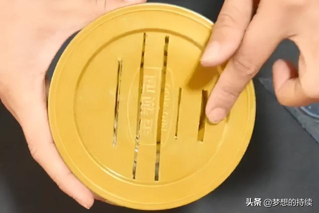 奶粉罐用完不要扔，简单改造一下还有这样的妙用，学会告诉家里人