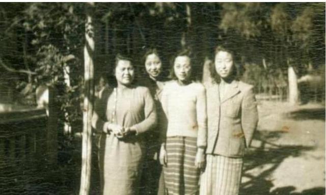 1982年,萧明华的骨灰被台湾老人带来北京,4天后葬入八宝山