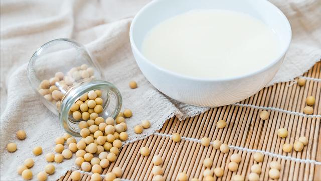 血脂高的元凶找到了！医生提醒：做好3件事，血脂“稳稳”不上升