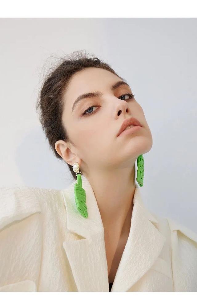 饰品与饰物怎么搭配（不同风格、脸型如何选饰品）