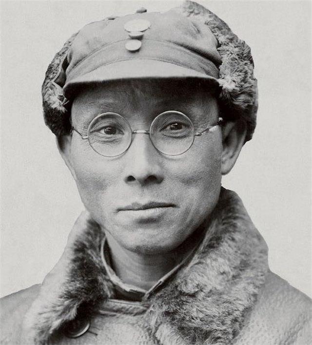 女子携重病老人来到中南海，指名找国务院副总理，邓子恢是我父亲