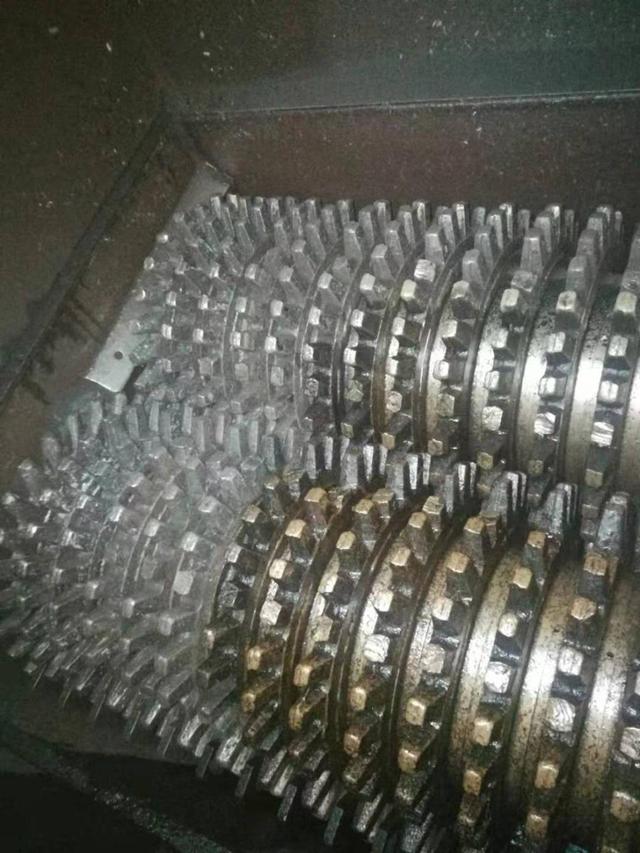 双齿破碎机结构