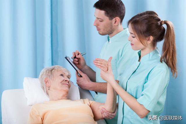 骨质疏松除了老人，这类人也易发，做好5点来预防