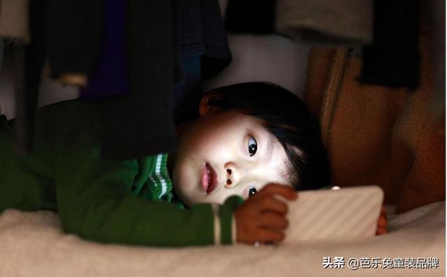 宝宝不缺钙不缺锌就是个子矮，别大意，可能和这个行为有关