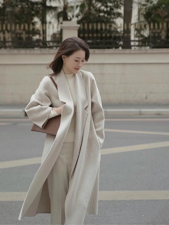 15度穿什么衣服合适（呢大衣适合什么样的天气穿）