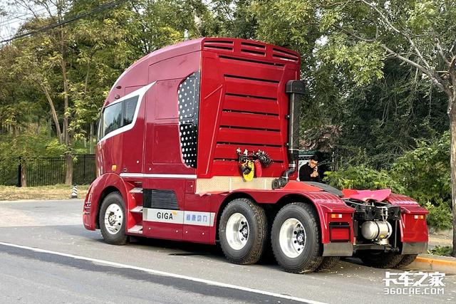 终于见到氢燃料牵引车了，这造型你们喜欢吗？