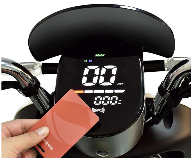 新蕾电动车DN8评测：造型好看，续航科技提升，里程是普通车的2倍