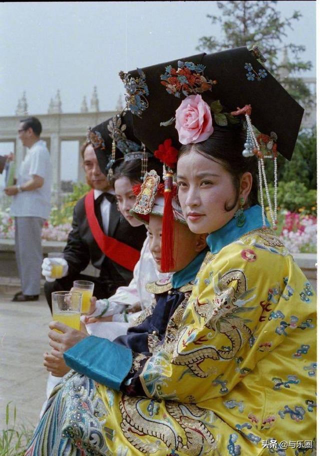 周洁因病去世 刘晓庆晒合照悼念昔日好友
