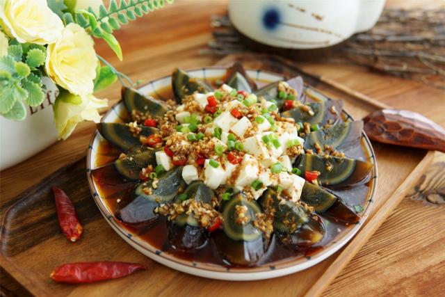 给胎儿发育拖后腿的三种食物，怀孕期间要少吃，能控制最好都别吃