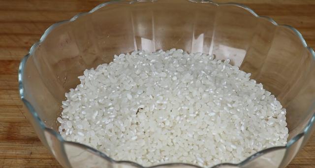 一个人的米饭需要多少水和米（一个人的米饭需要多少水）