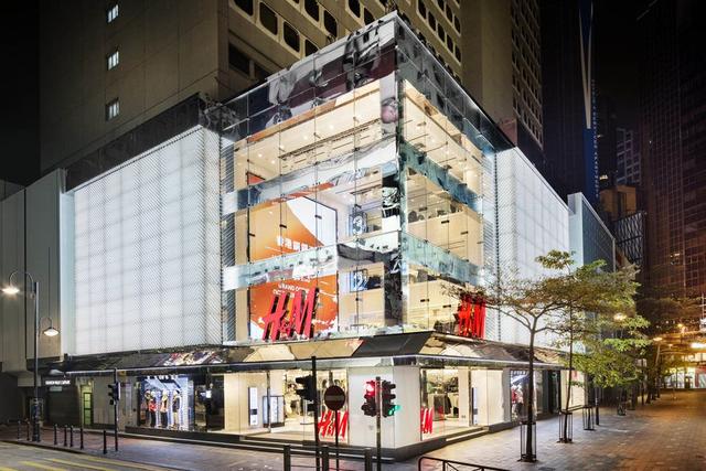 在香港有13栋大楼，在内地还有11个商场，陈启宗才是隐形富豪