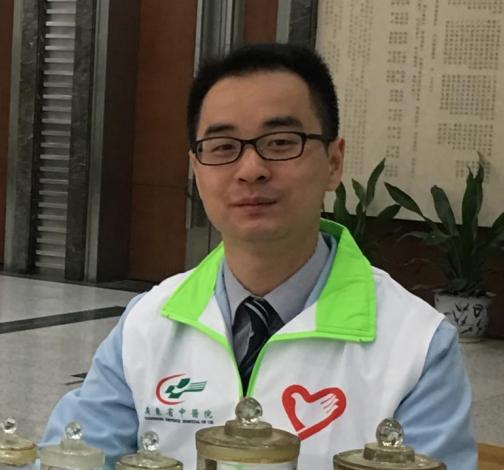 每日一膳这款汤有清补凉的功效，适合一家大小