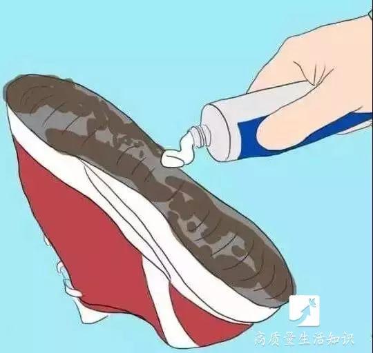 怎么把鞋子洗干净	