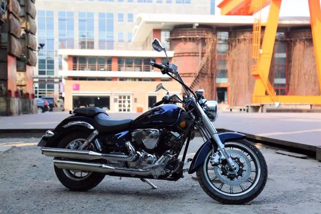 力帆摩托车v16质量怎么样(力帆v16摩托车呆子测评)