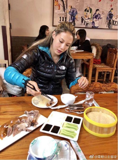 15岁原美籍天才滑雪少女把国籍改成中国