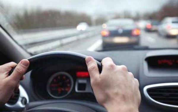 [微信七里香哪里买]，汽车电瓶没电紧急救援