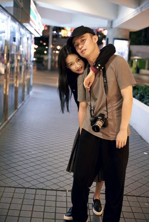 孙怡的老公是谁:孙怡结婚三周年晒董子健合照，与三年前一模一样，配文才是大亮点