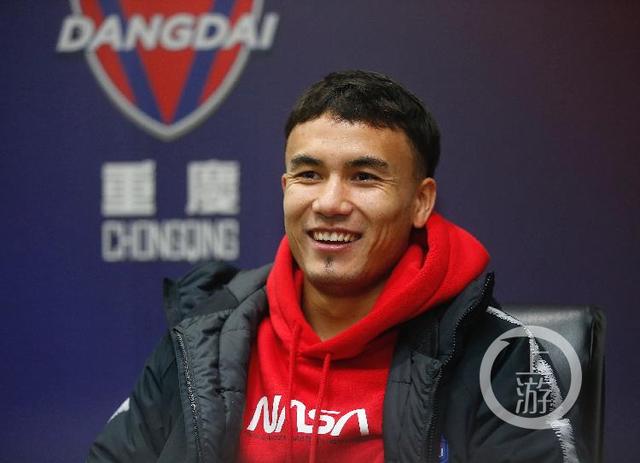 叫迪丽热巴迪力木拉提(迪丽热巴迪力木拉提哪个是姓)