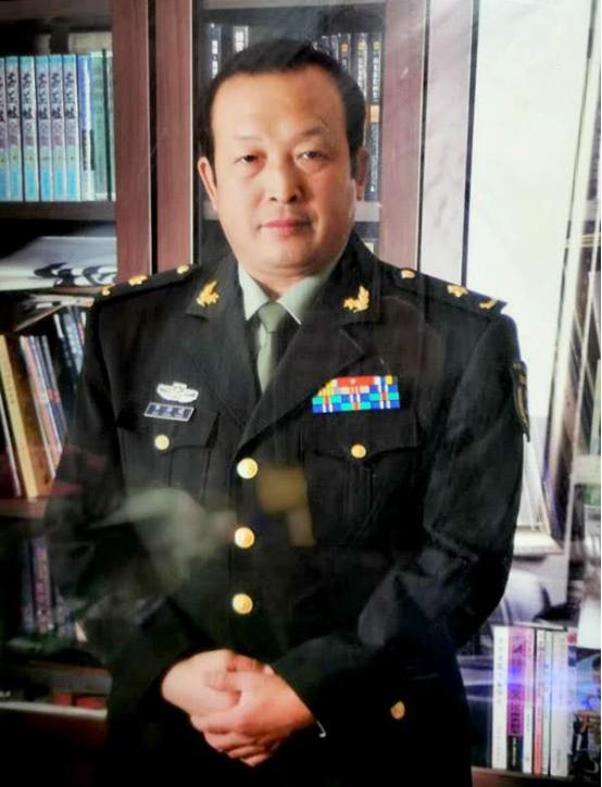 中国艺术家角振平「生辉画家」