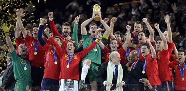 拉莫斯谈西班牙南非世界杯夺冠：队中皇马与巴萨球员的团结是关键