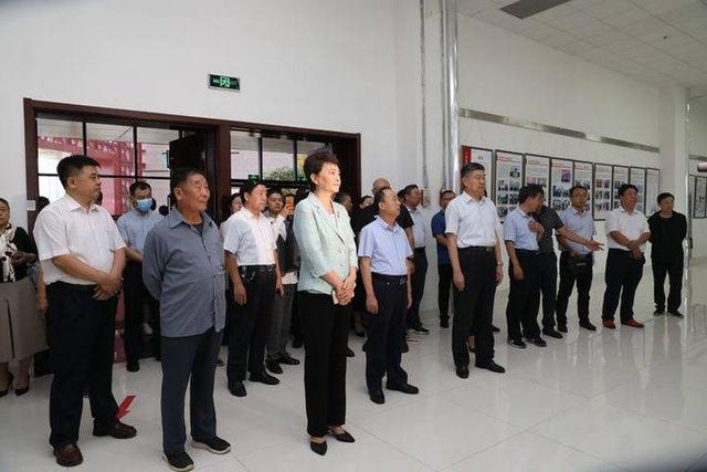 脱贫工程成果展